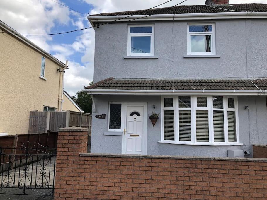Mellte Avenue - Waterfalls House Pontneddfechan Exterior photo